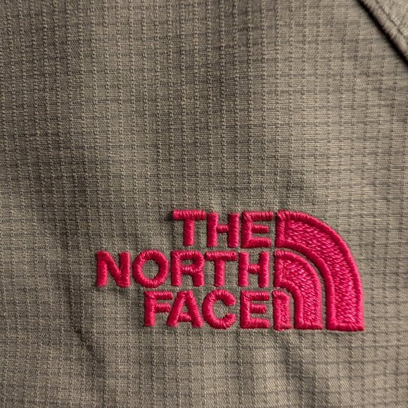 The North Face Hyvent 2.5L rain jacket - size small. - Picture 6 of 7